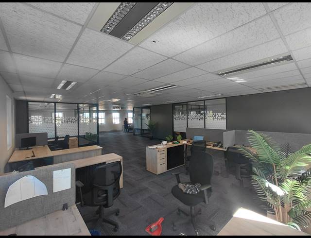 241M² OFFICE TO LET IN BRYANSTON
